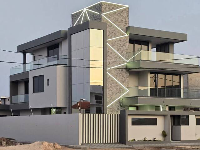 #18 - Casa para Venda em Maputo - Maputo