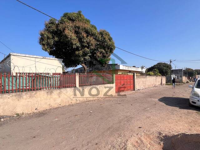 Venda em Avenida de Angola - Maputo
